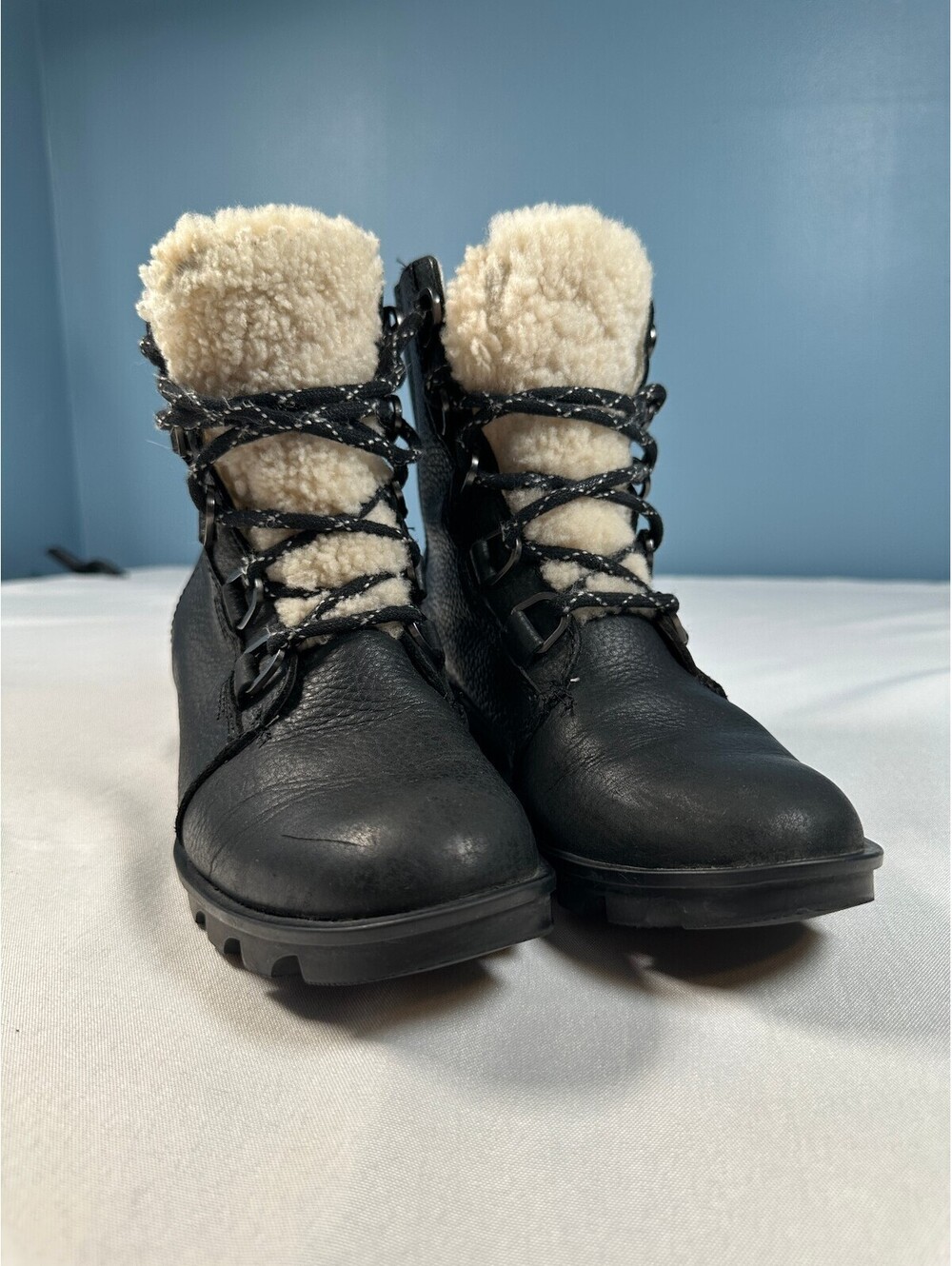 Sorel Phoenix Short Lace Cozy Waterproof Boots Black Leather Shearling Size 7.5